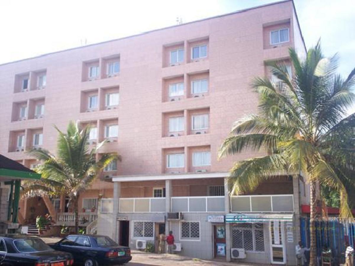 Meumi Palace ياوندي المظهر الخارجي الصورة